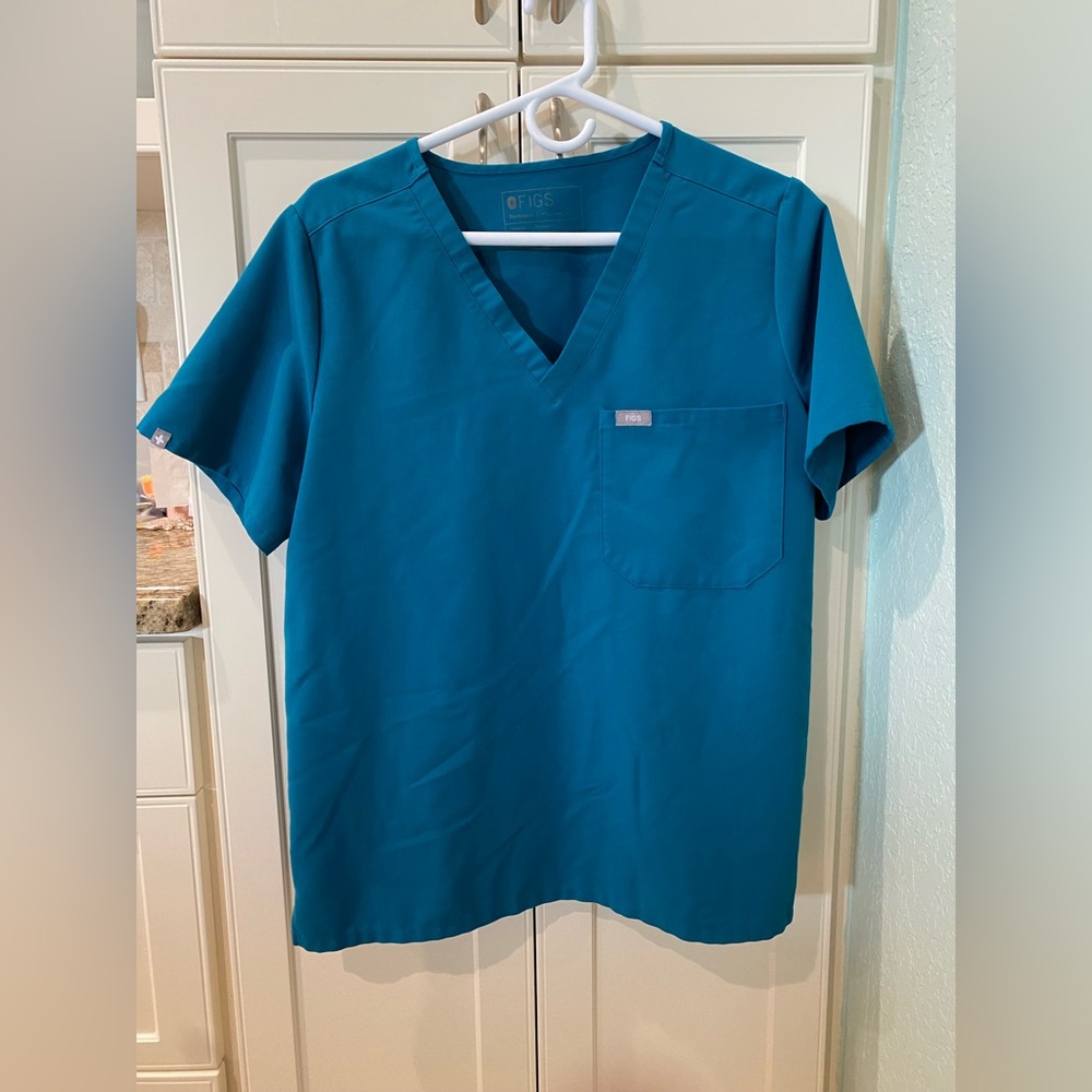 FIGS BLUE SET LARGE TOP AND LARGE BOTTOM EUC AS SEEN IN PICS